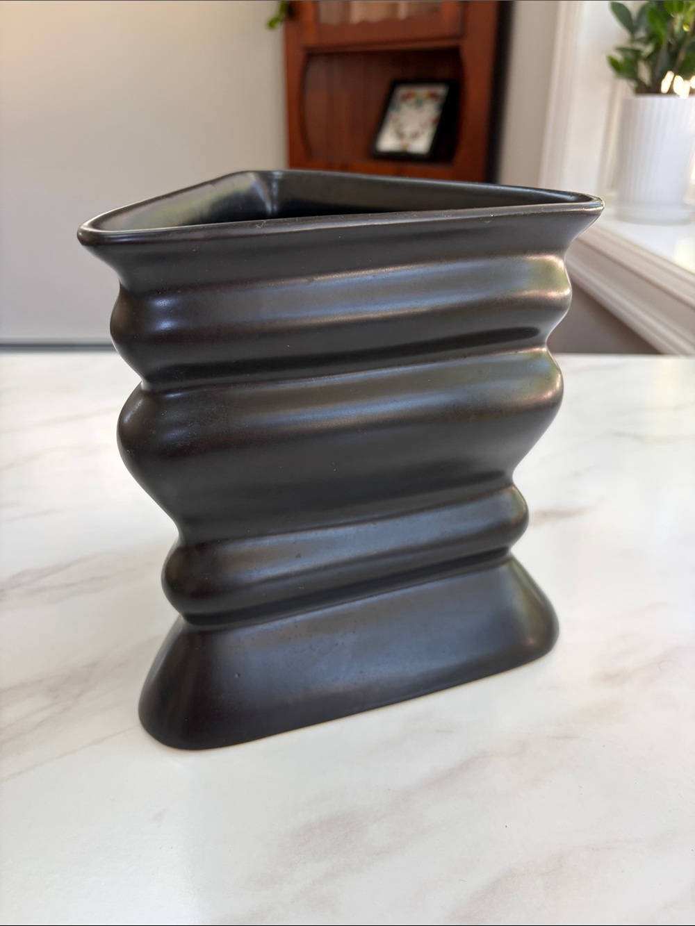 Matt Carr Design Loft Umbra modernist minimalist matte black triangle vase